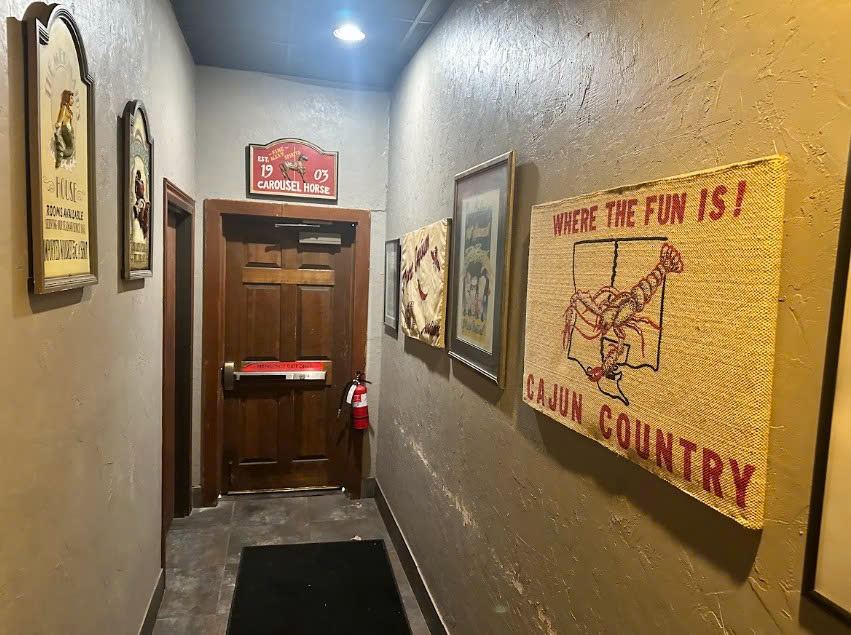 Hallway to the dining rooms
